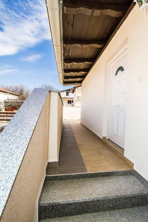 Apartmani Bregovec Maslenica Exterior photo